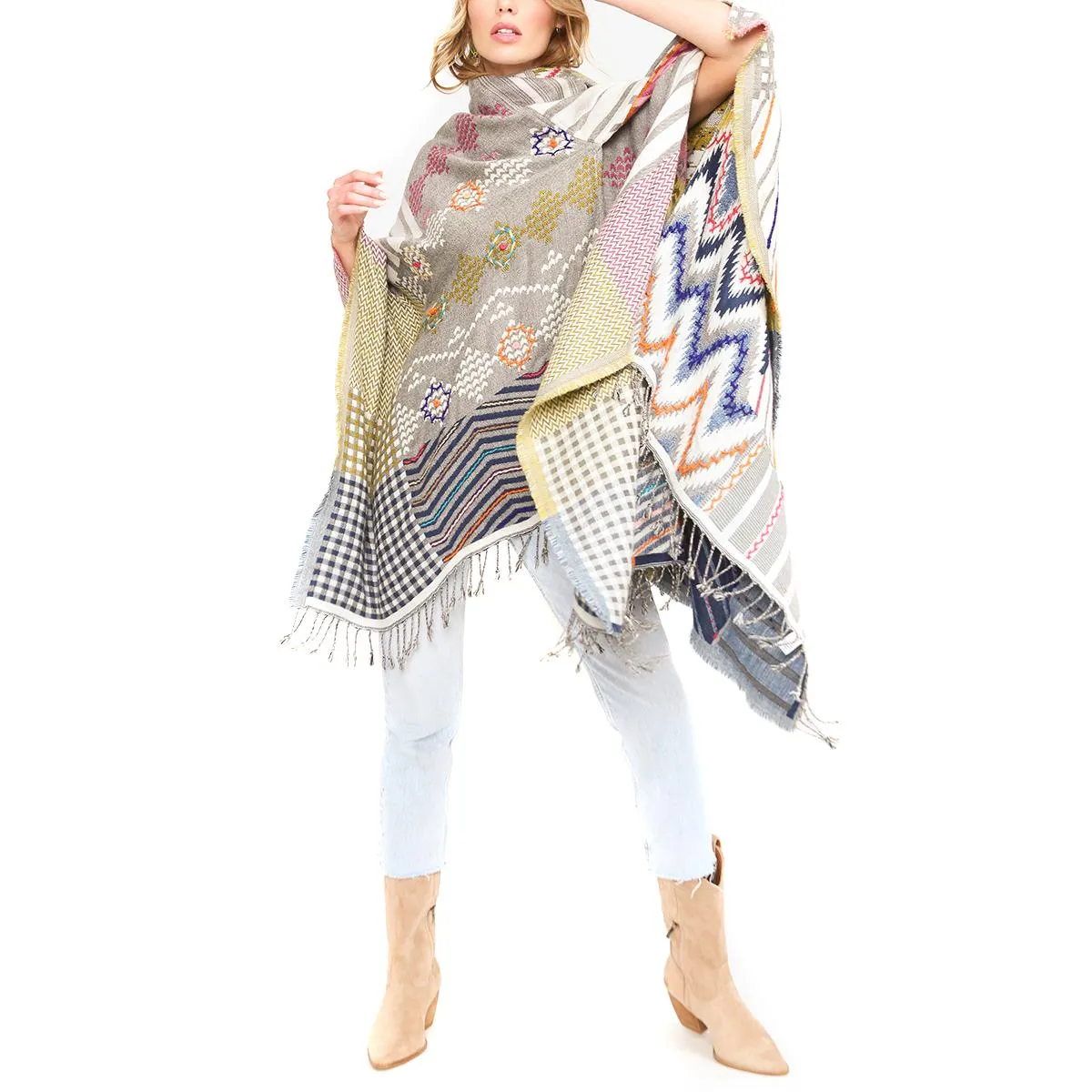      Aratta Snow White Poncho     