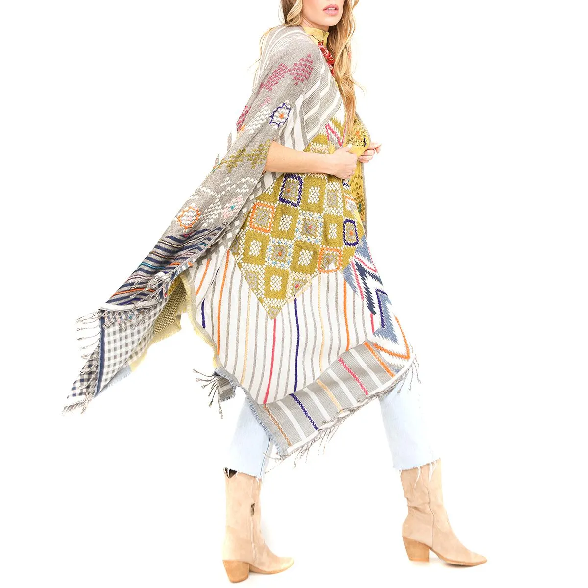      Aratta Snow White Poncho     