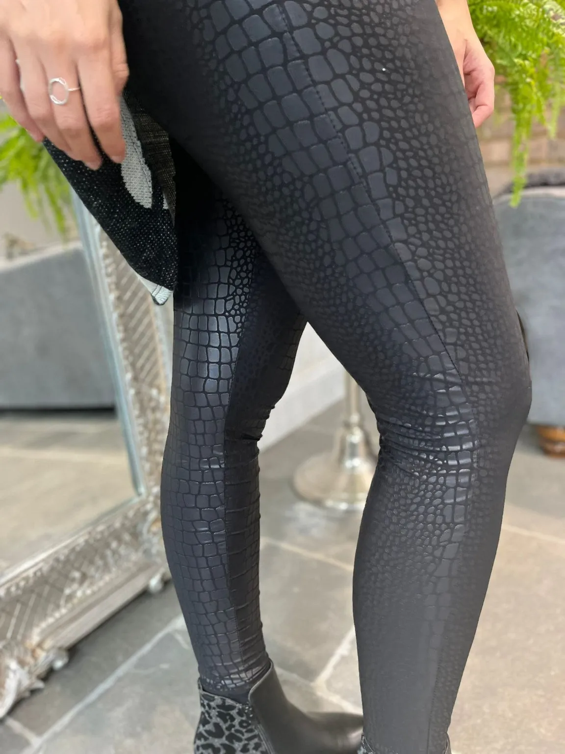 Croc Print Leggings