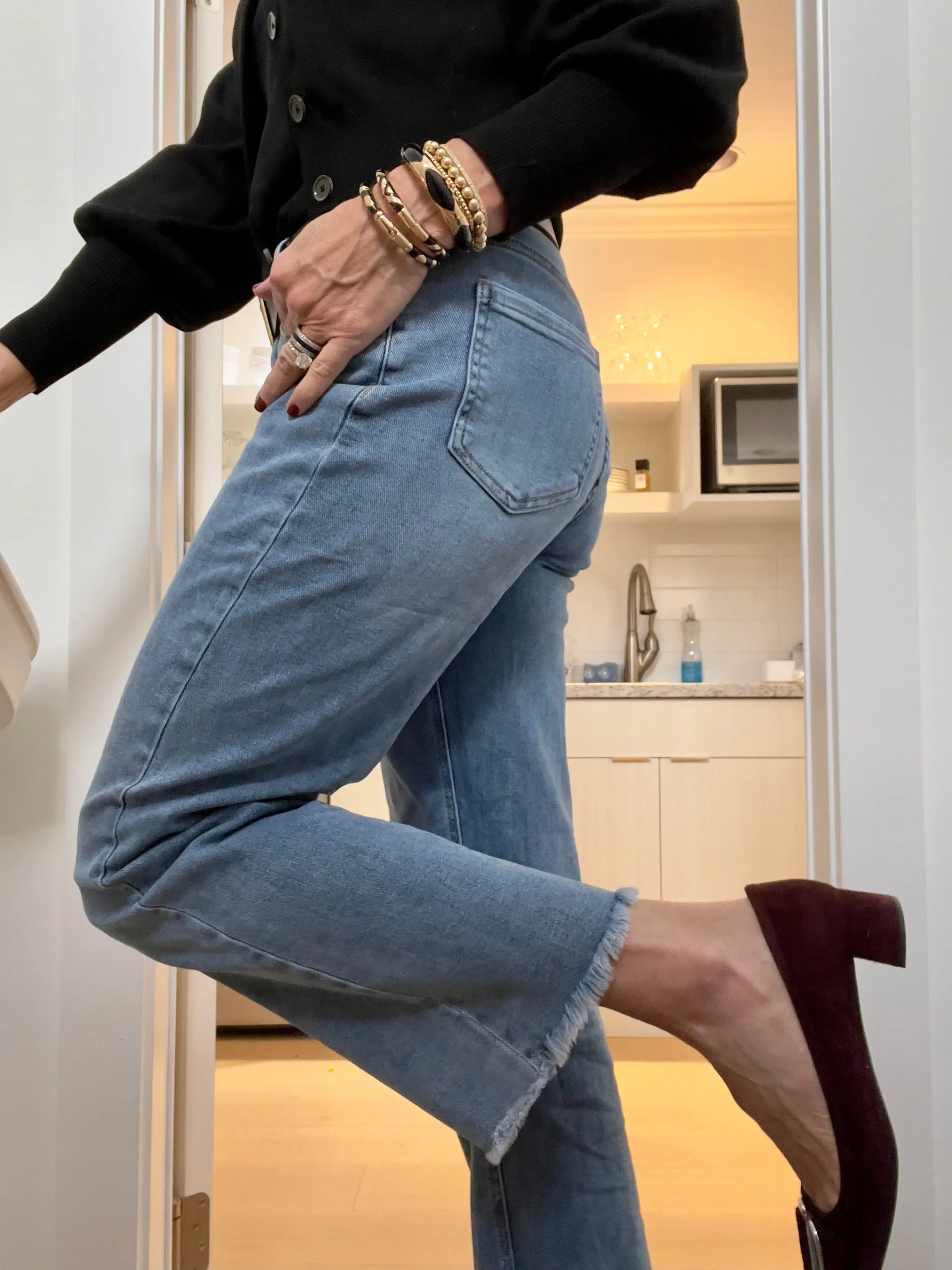 Frayed Jeans | Light Wash